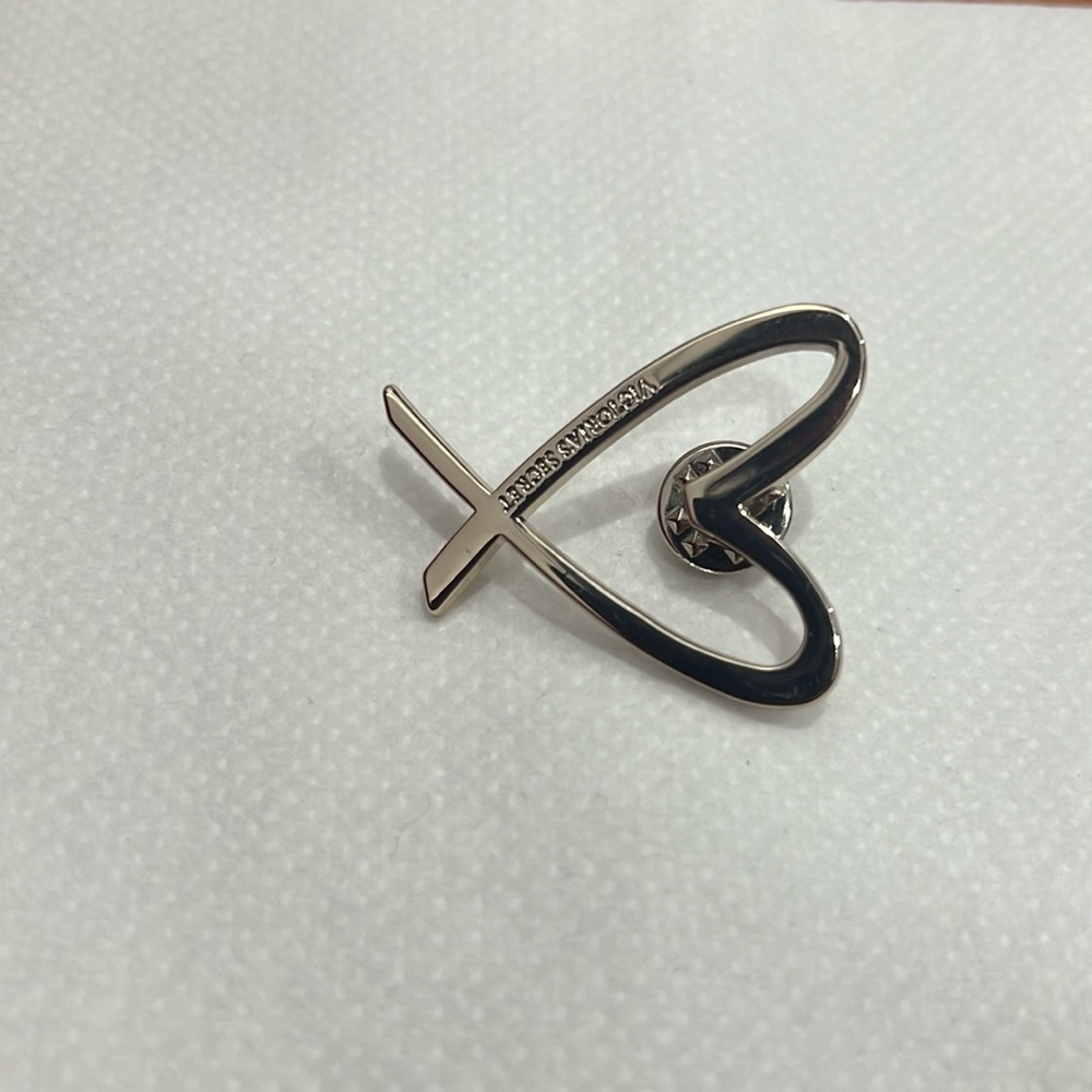 VS pin for shirt